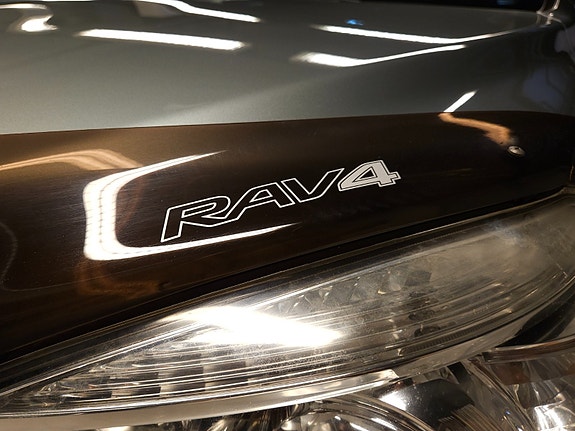 Toyota RAV4 14 of 30