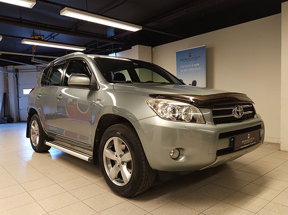 Toyota RAV4 13 of 30