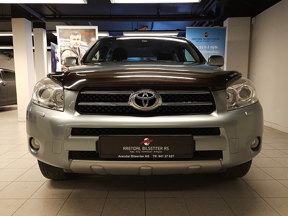 Toyota RAV4 2 of 30