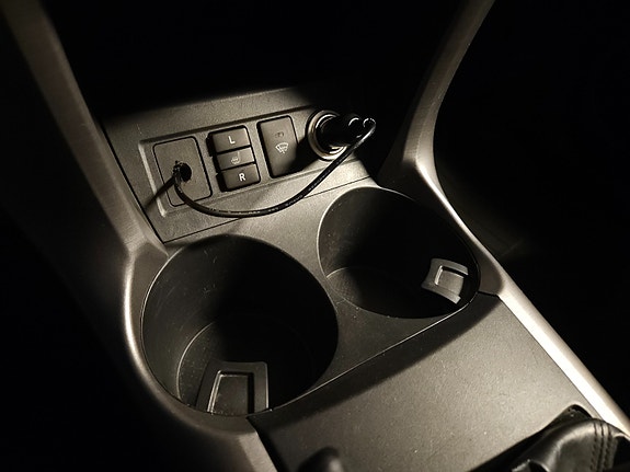 Toyota RAV4 28 of 30