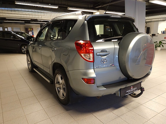 Toyota RAV4 7 of 30