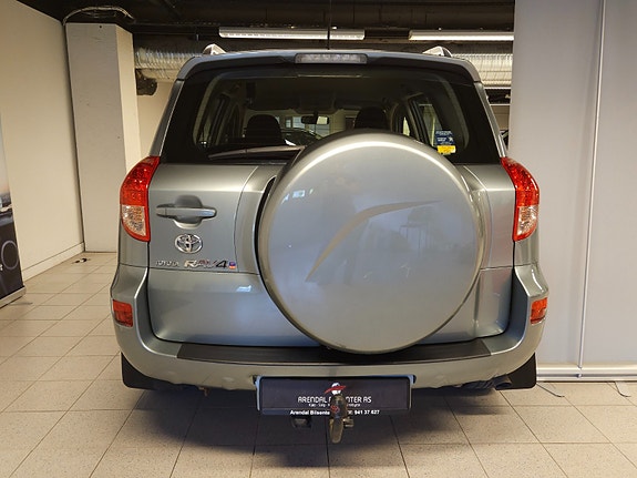 Toyota RAV4 8 of 30