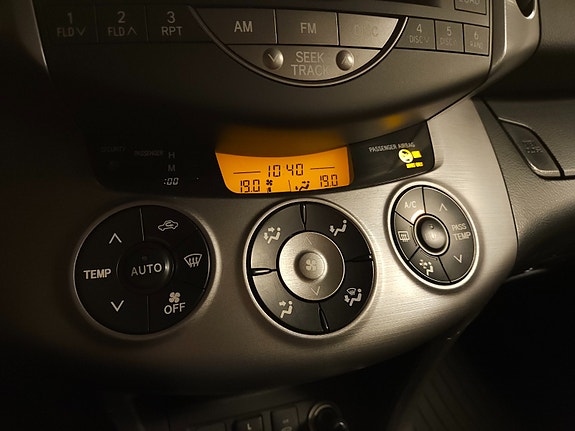 Toyota RAV4 27 of 30