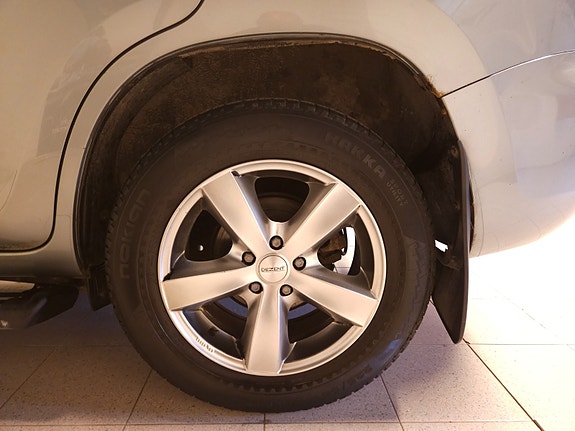 Toyota RAV4 5 of 30