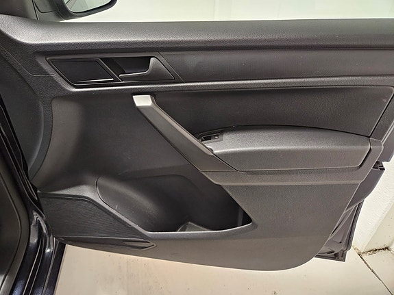 Volkswagen Caddy Maxi 16 of 19