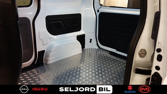 BYD T3 10 of 30