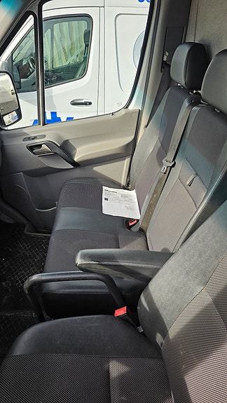 Mercedes-Benz SPRINTER 516 CDI 14 of 29