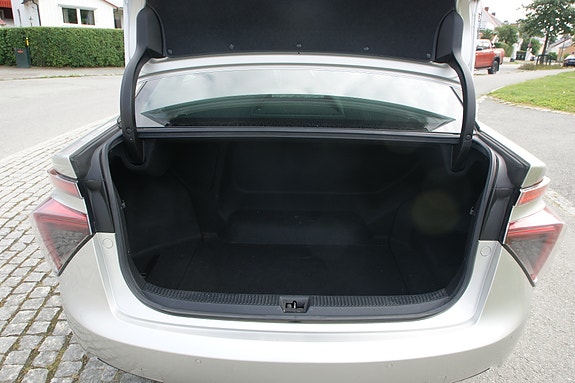 Toyota Mirai 5 of 9