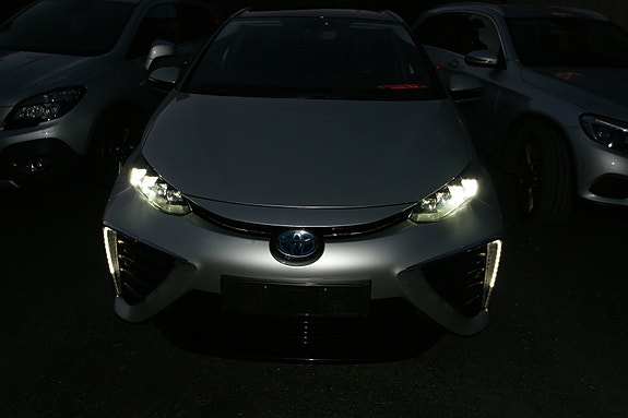 Toyota Mirai 9 of 9