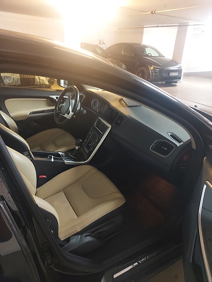 Volvo S60 6 of 19