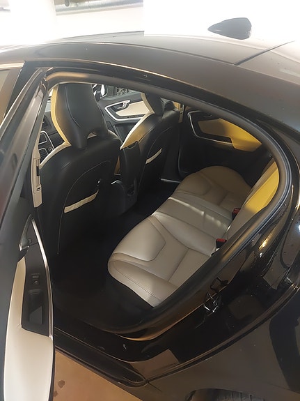 Volvo S60 10 of 19