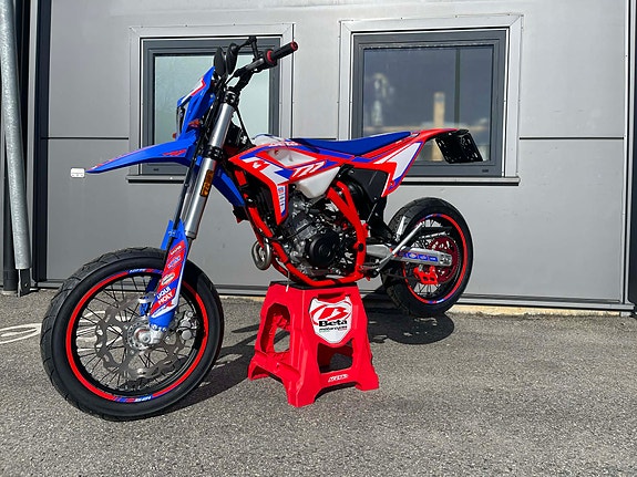 Beta RR 125 SM LC 2 of 5