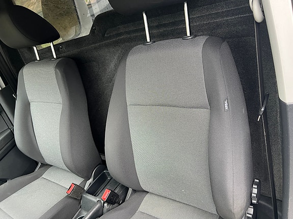 Volkswagen Caddy Maxi 12 of 17