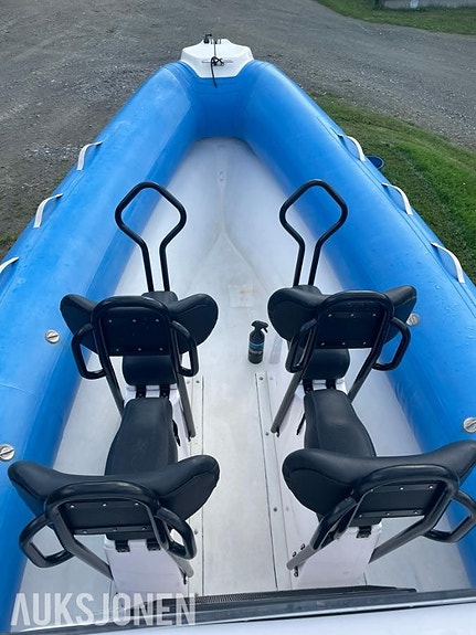 Joker Coaster 650 med Suzuki 200HK (32,2 timer) - 10 Seter - Henger - Radar 4 of 5