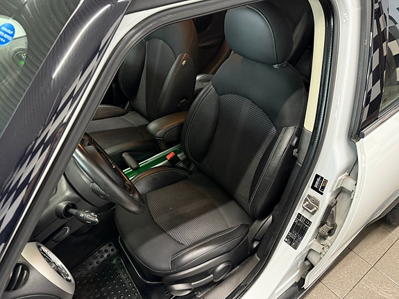 MINI Countryman-Serie 17 of 30