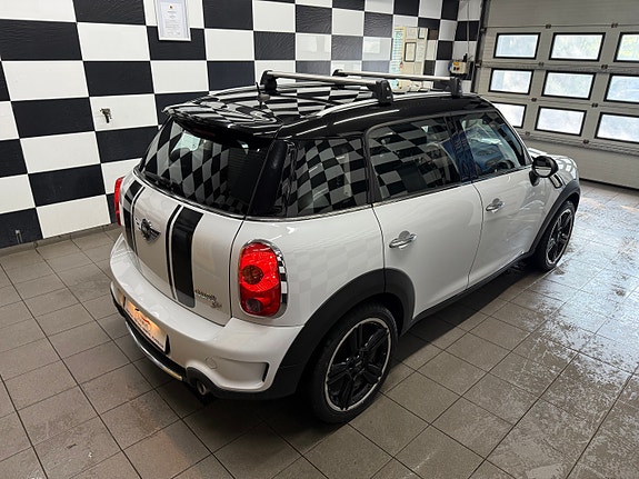 MINI Countryman-Serie 8 of 30