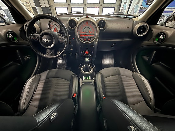 MINI Countryman-Serie 26 of 30
