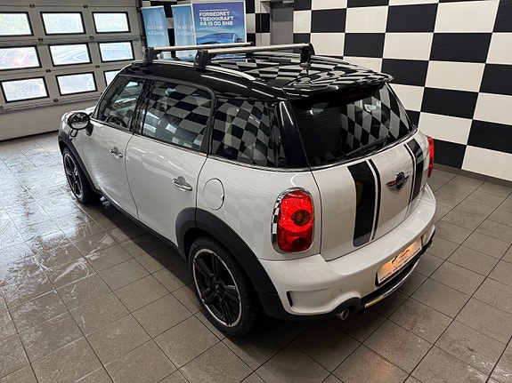 MINI Countryman-Serie 11 of 30