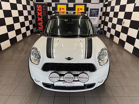 MINI Countryman-Serie 4 of 5