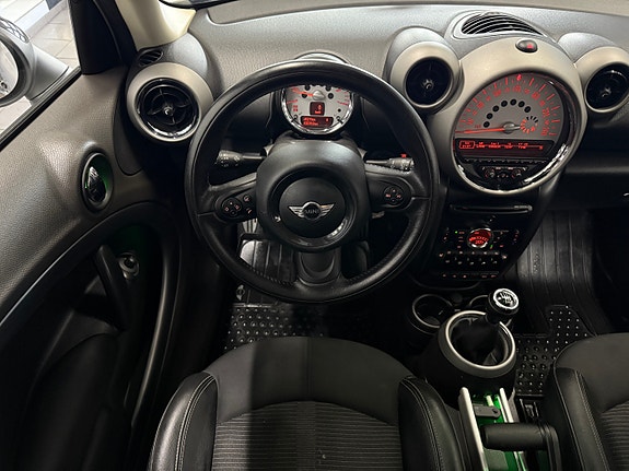 MINI Countryman-Serie 28 of 30