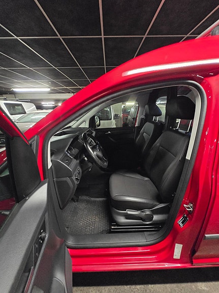 Volkswagen Caddy Maxi 9 of 28