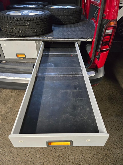Volkswagen Caddy Maxi 18 of 28
