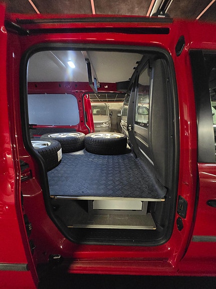Volkswagen Caddy Maxi 19 of 28