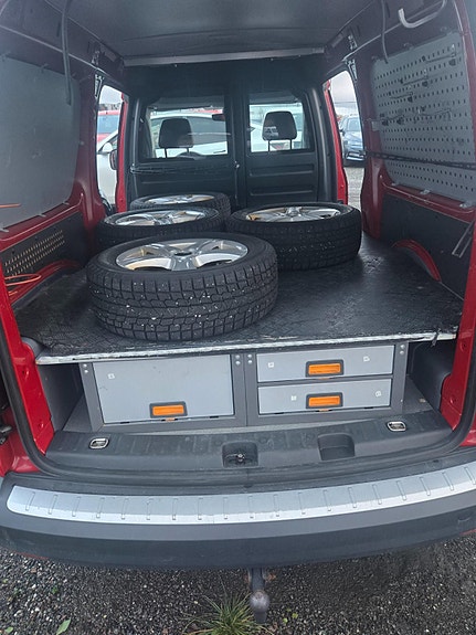Volkswagen Caddy Maxi 16 of 28