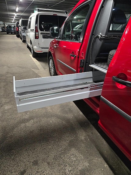 Volkswagen Caddy Maxi 17 of 28