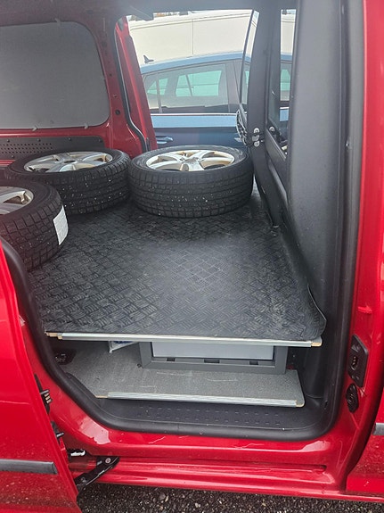 Volkswagen Caddy Maxi 26 of 28