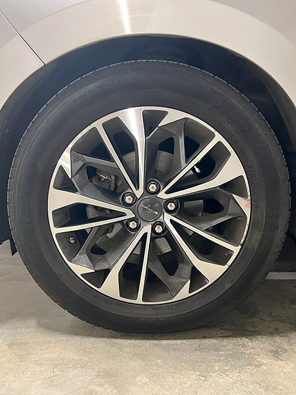 Maxus Euniq 5 20 of 20