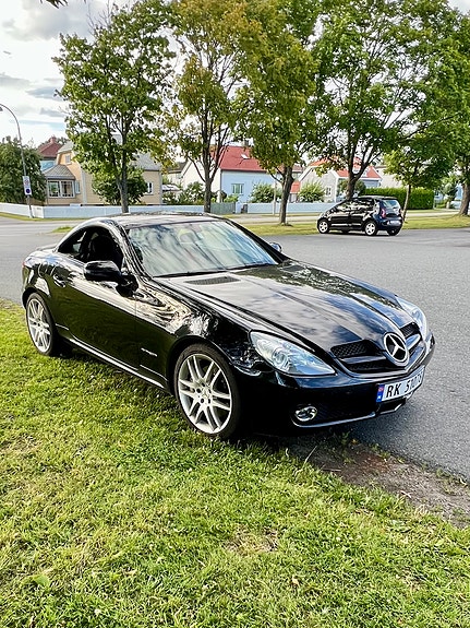 Mercedes-Benz SLK200 4 of 30