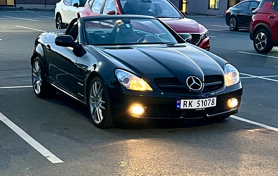Mercedes-Benz SLK200 2 of 30