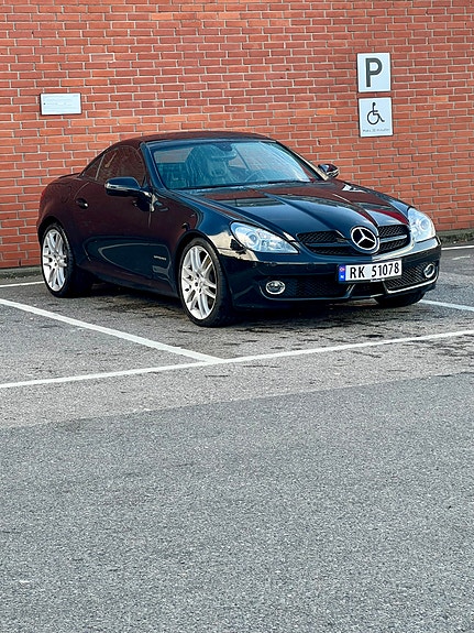 Mercedes-Benz SLK200 8 of 30
