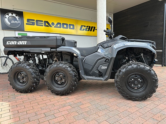 Can-Am Outlander MAX 700Dps 6x6 12 of 20