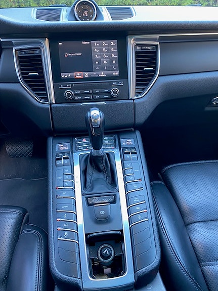Porsche Macan 4 of 20