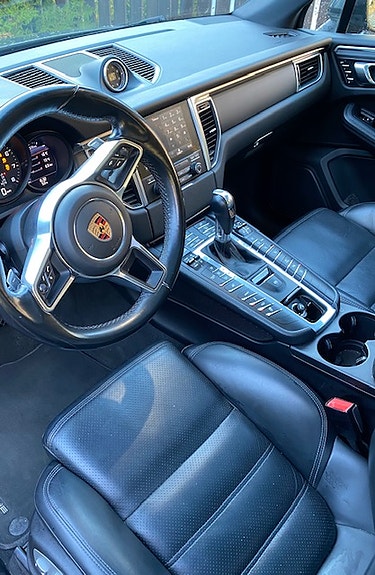Porsche Macan 10 of 20