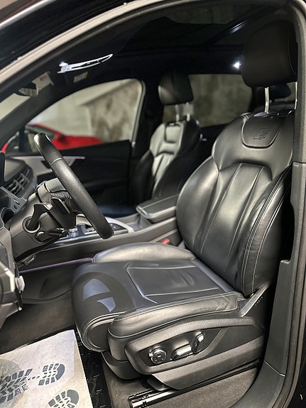 Audi Q7 10 of 30