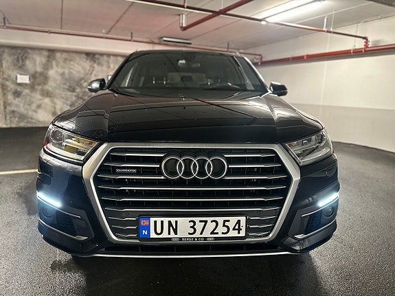 Audi Q7 8 of 30