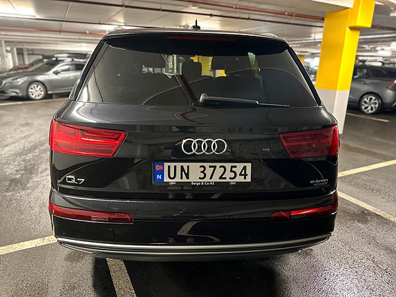 Audi Q7 4 of 30