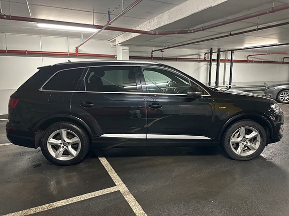 Audi Q7 6 of 30