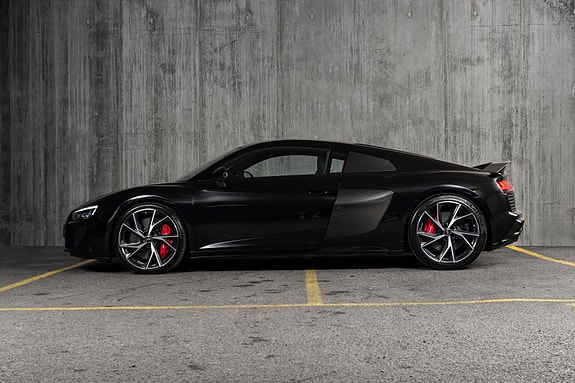 Audi R8 3 of 5