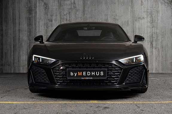 Audi R8 4 of 5