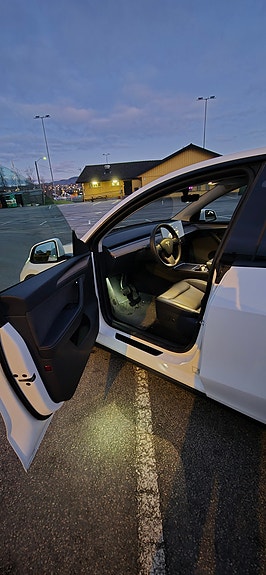Tesla Model Y 11 of 12