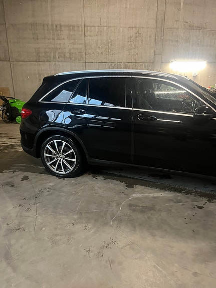 Mercedes-Benz GLC350 e 22 of 23