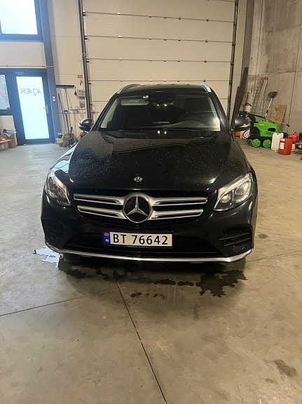 Mercedes-Benz GLC350 e 4 of 23