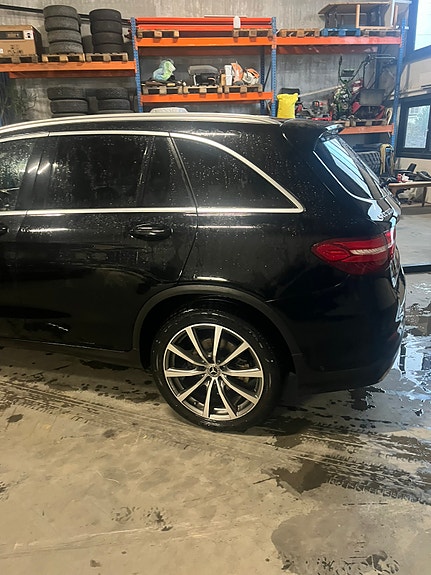 Mercedes-Benz GLC350 e 20 of 23