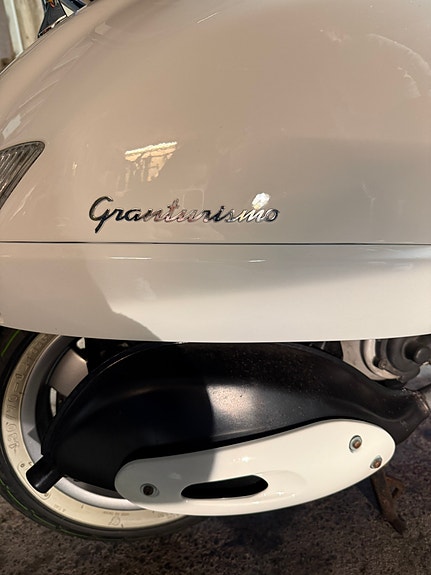 Vespa Granturismo 250 9 of 20