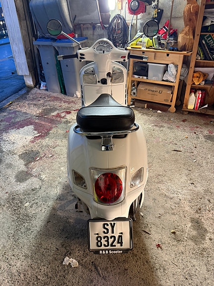 Vespa Granturismo 250 3 of 20