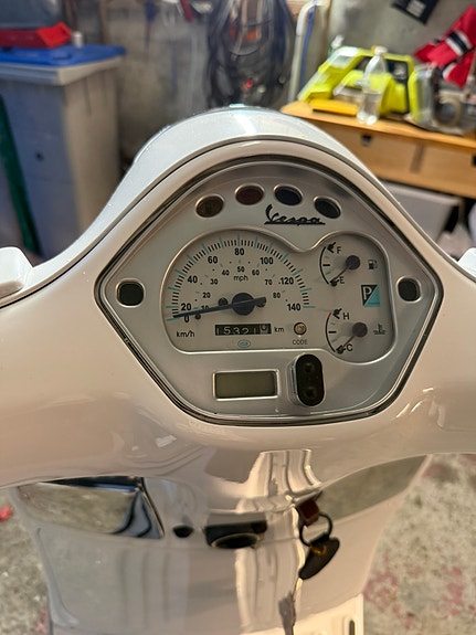 Vespa Granturismo 250 14 of 20